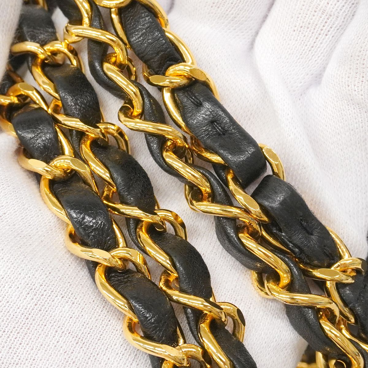 Chanel Shoulder Bag Quilted Lambskin Black Gold — view 9