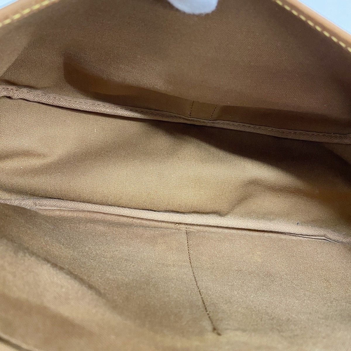 Louis Vuitton Shoulder Bag Monogram Saumur 35 Brown — view 4