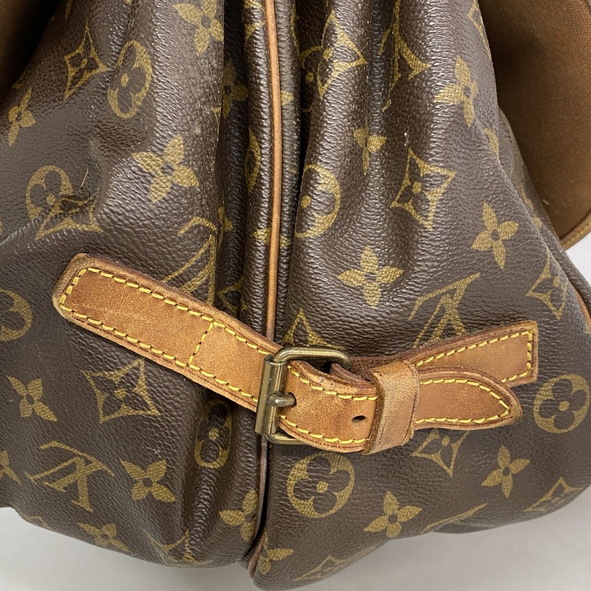Louis Vuitton Shoulder Bag Monogram Saumur 35 Brown — view 9