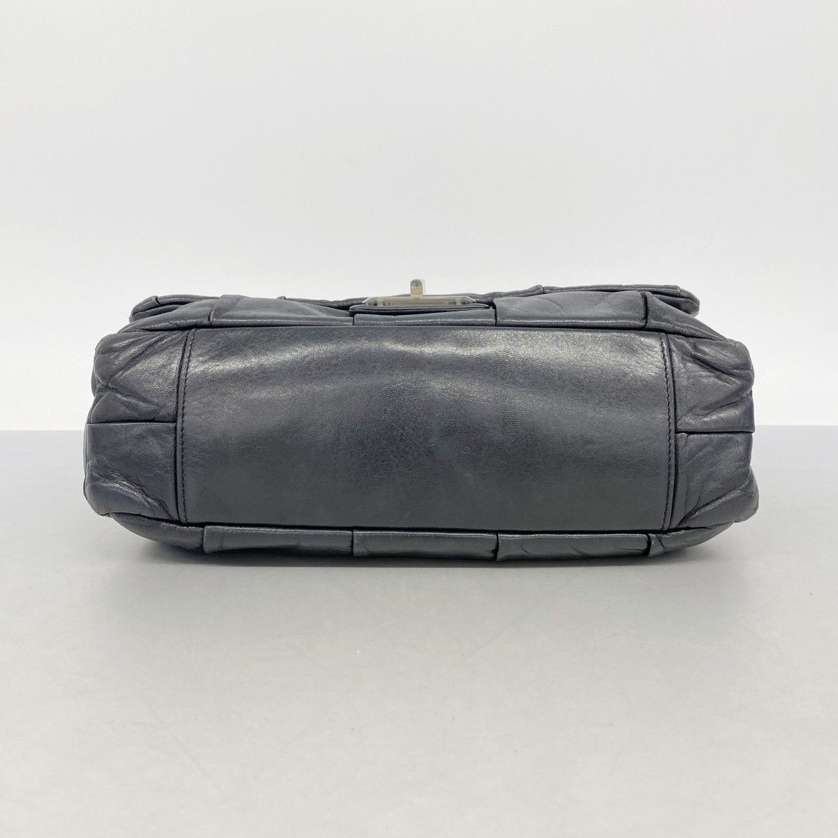 Chanel Shoulder Bag 2.55 Leather Black Silver — view 3