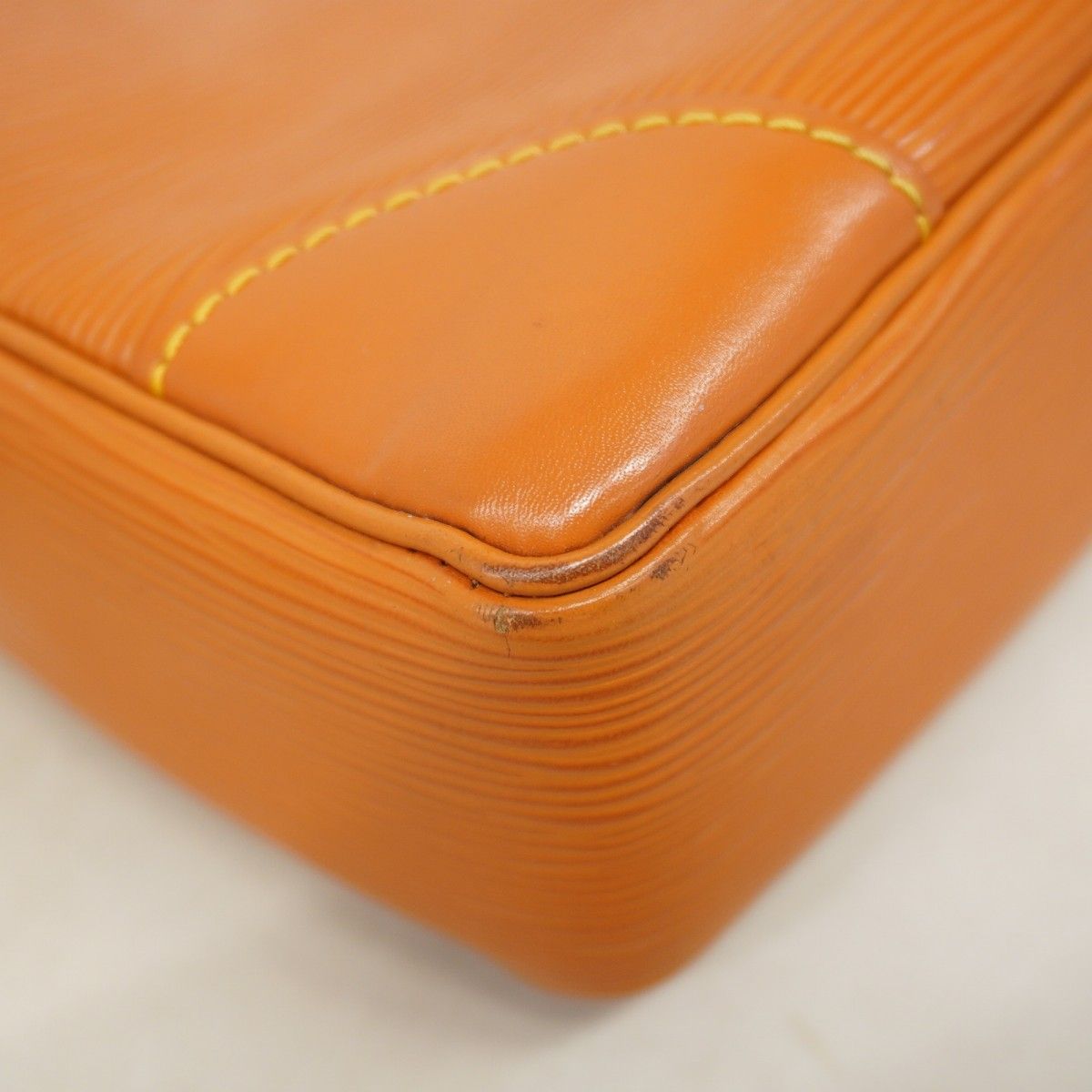 Louis Vuitton Business Bag Epi Porte Documents Voyage Cipango Gold — view 6