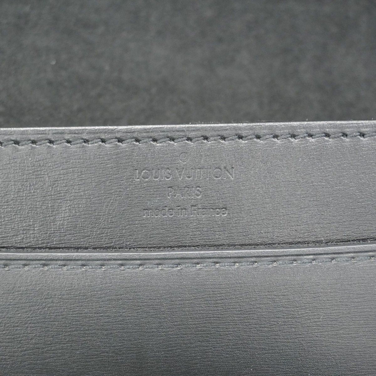 Louis Vuitton Shoulder Bag Pochette e GM Black Cles Dies — view 5