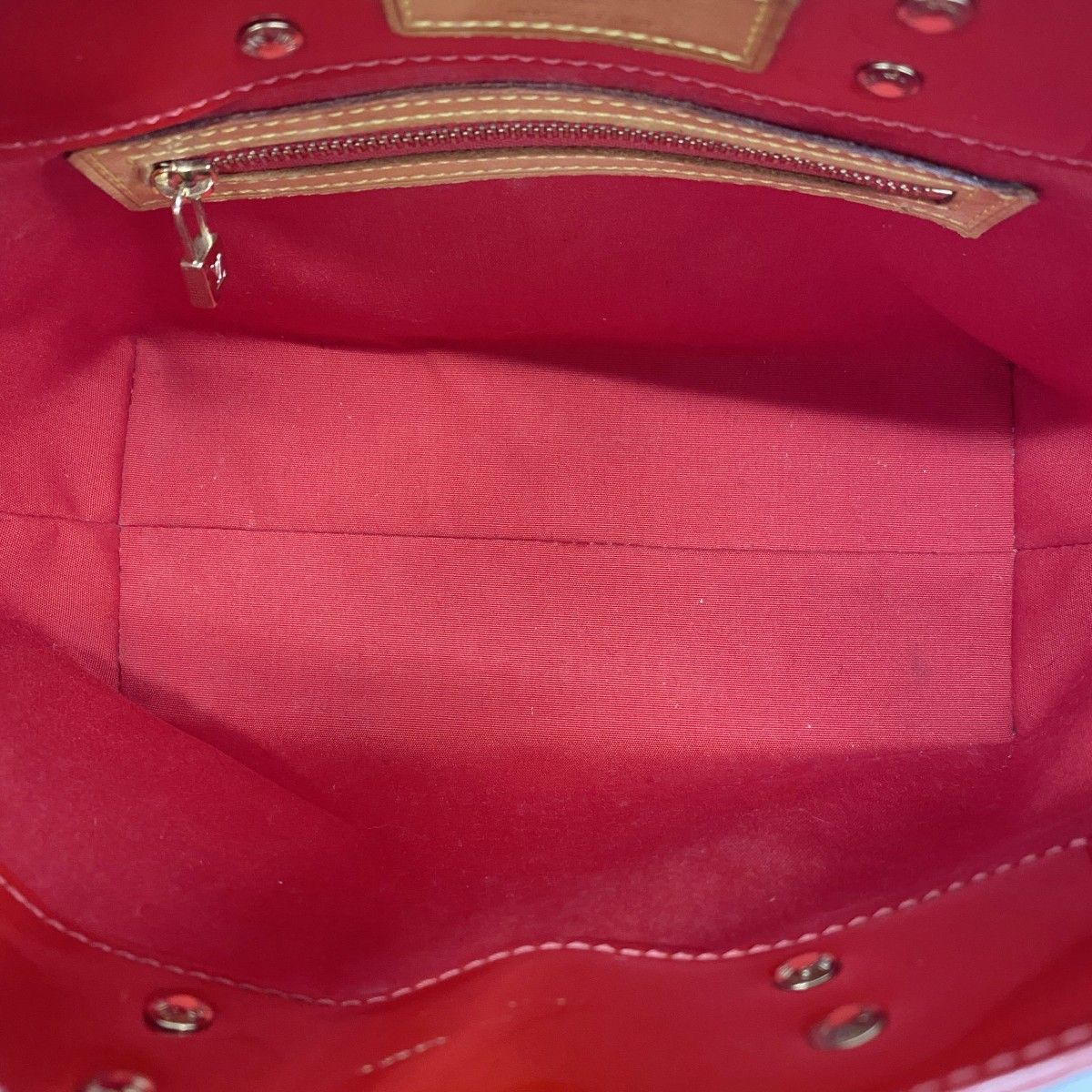 Louis Vuitton Handbag Vernis Reed PM Rouge — view 4