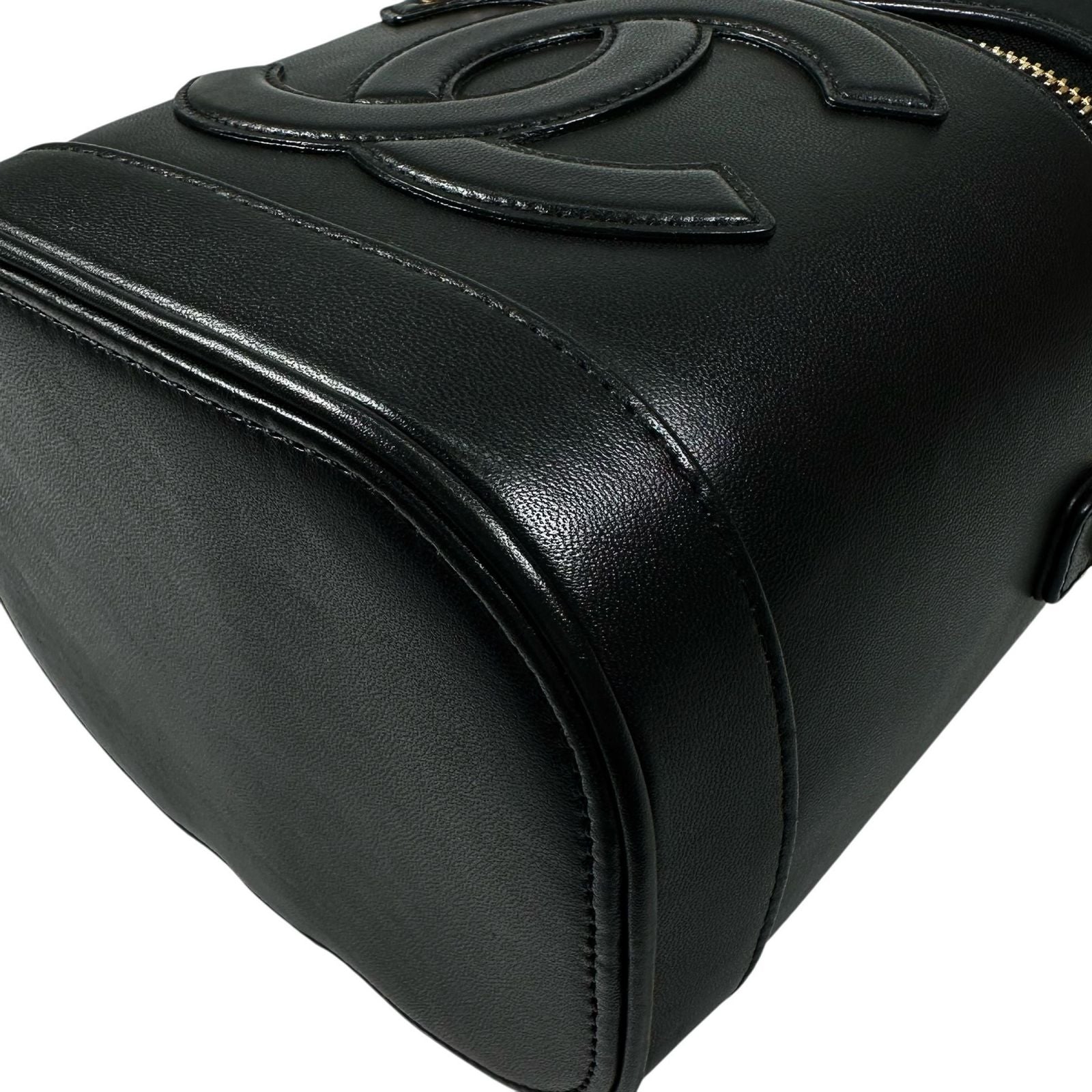 Chanel Shoulder Bag Vanity Bag Black CC Logo — view 7