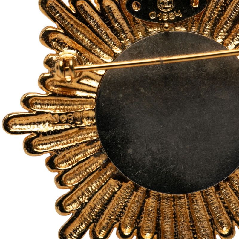 Chanel CC Logo Vintage Octagram Brooch Gold Plated — view 4