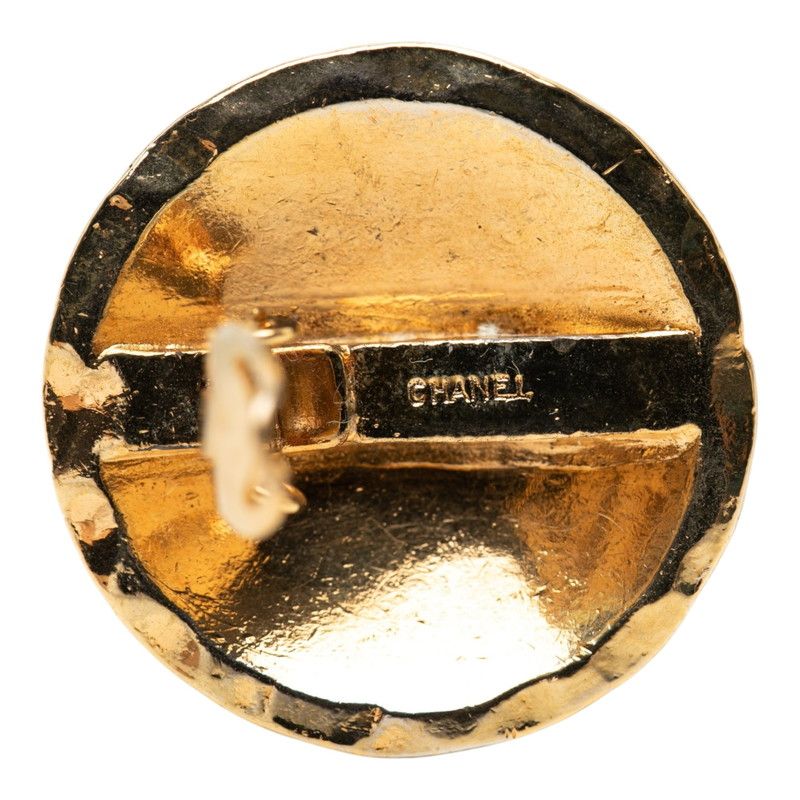 Chanel CC Logo Quilted Round Earrings Gold Plated — view 3