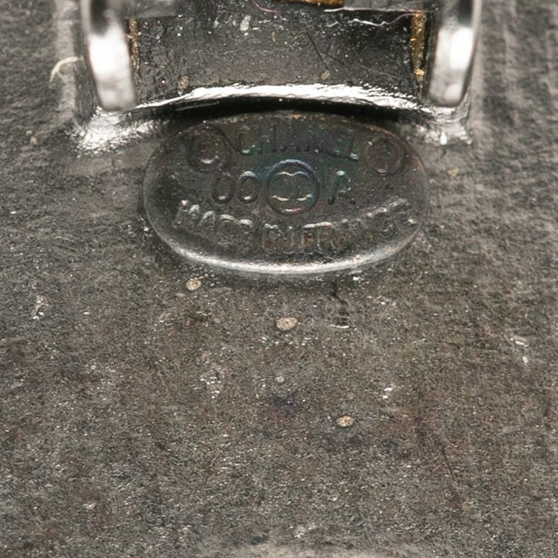 Chanel Round Earrings 00 Silver Leather Metal — view 3