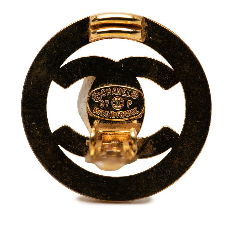 Chanel CC Logo Vintage Round Earrings 97 Gold Plated — view 3