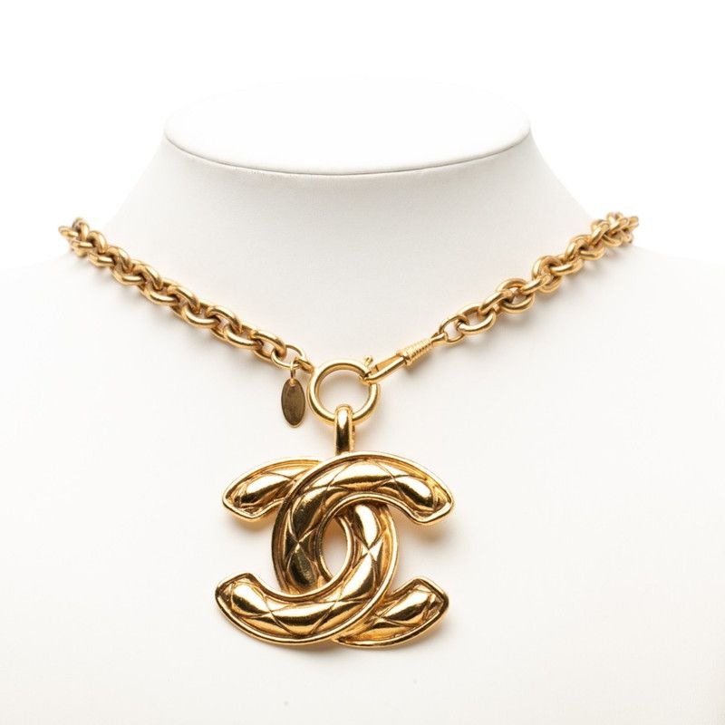 Chanel CC Logo Chain Pendant Gold Plated — view 6