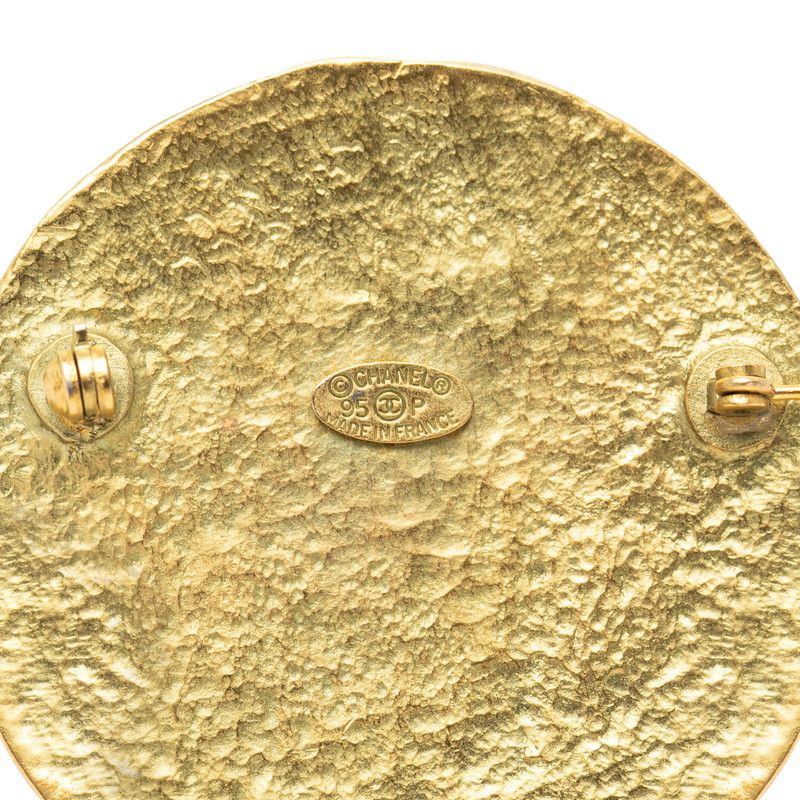 Chanel CC Logo Vintage Round Brooch 95 Gold Plated — view 3