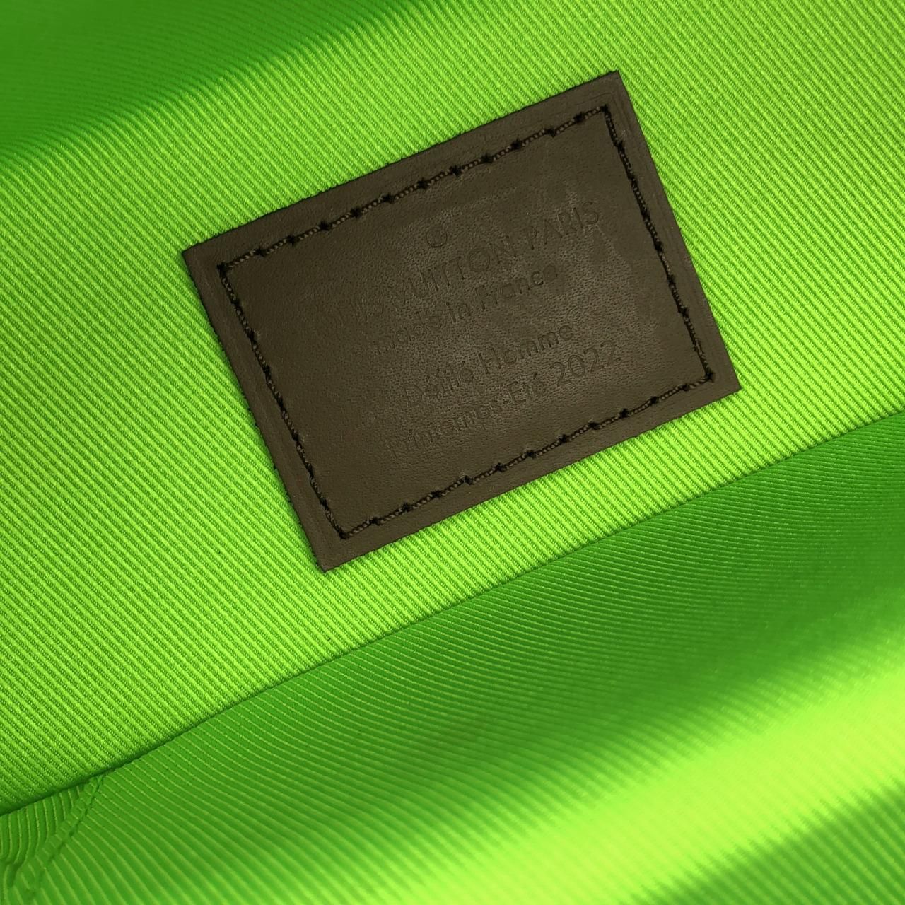 Louis Vuitton Monogram Vertical Box Trunk — view 9