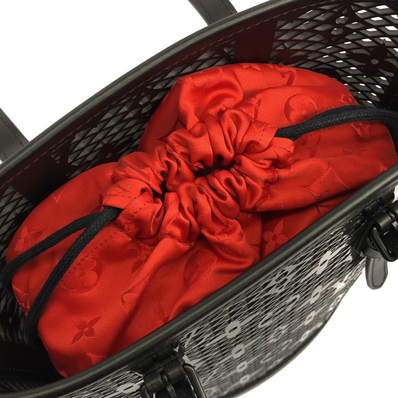 Louis Vuitton Monogram Lace Bucket PM Shoulder — view 4