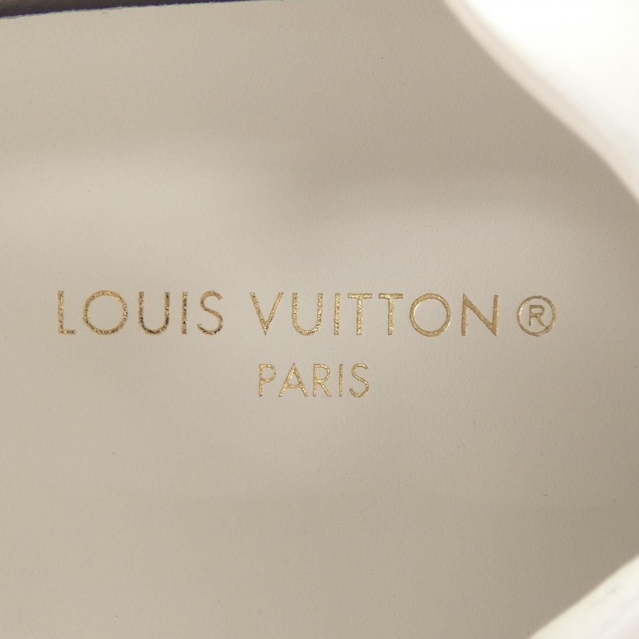 Louis Vuitton Graphical Signature Print Time Out Line Sneakers — view 6