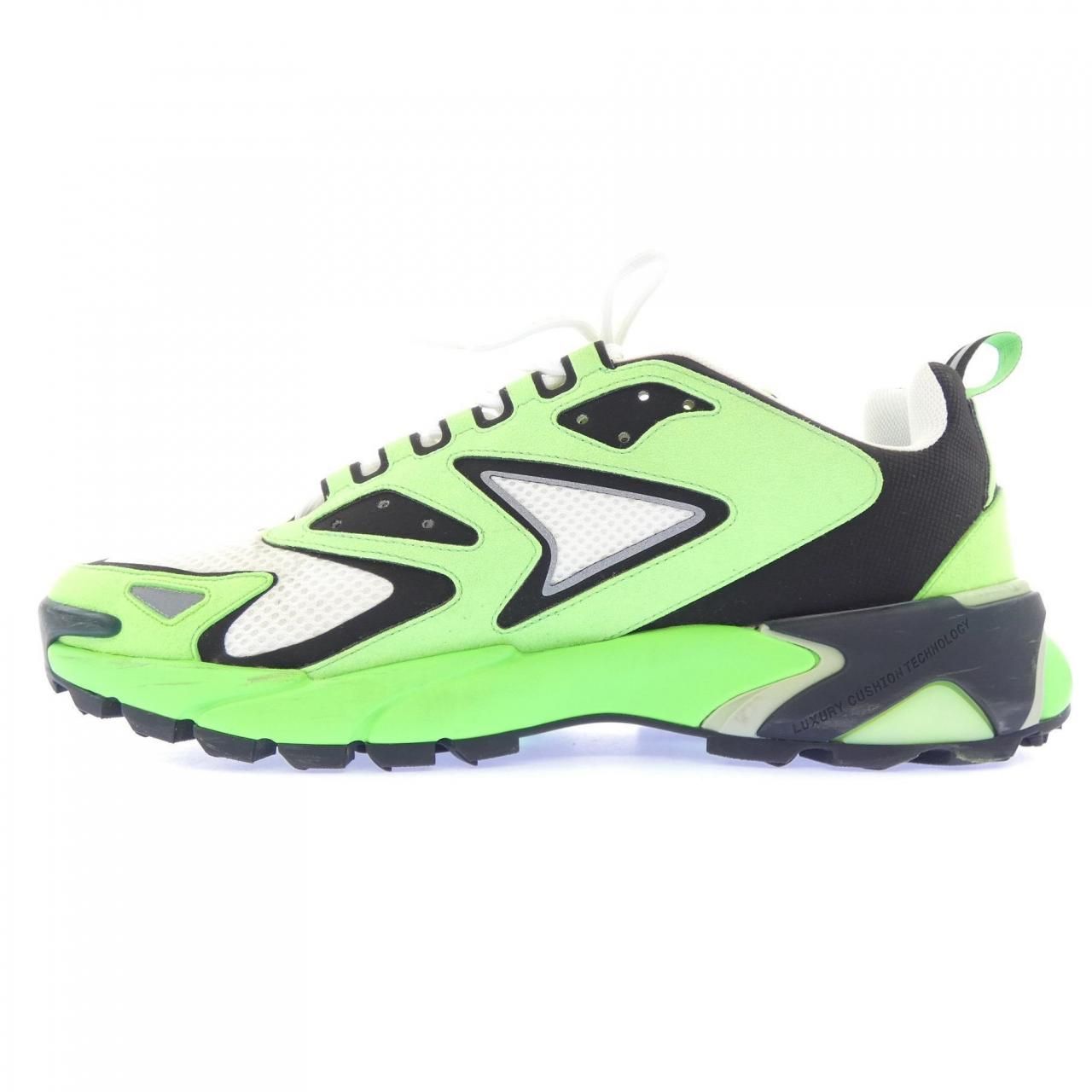 Louis Vuitton Tatic Line Sneakers — view 2
