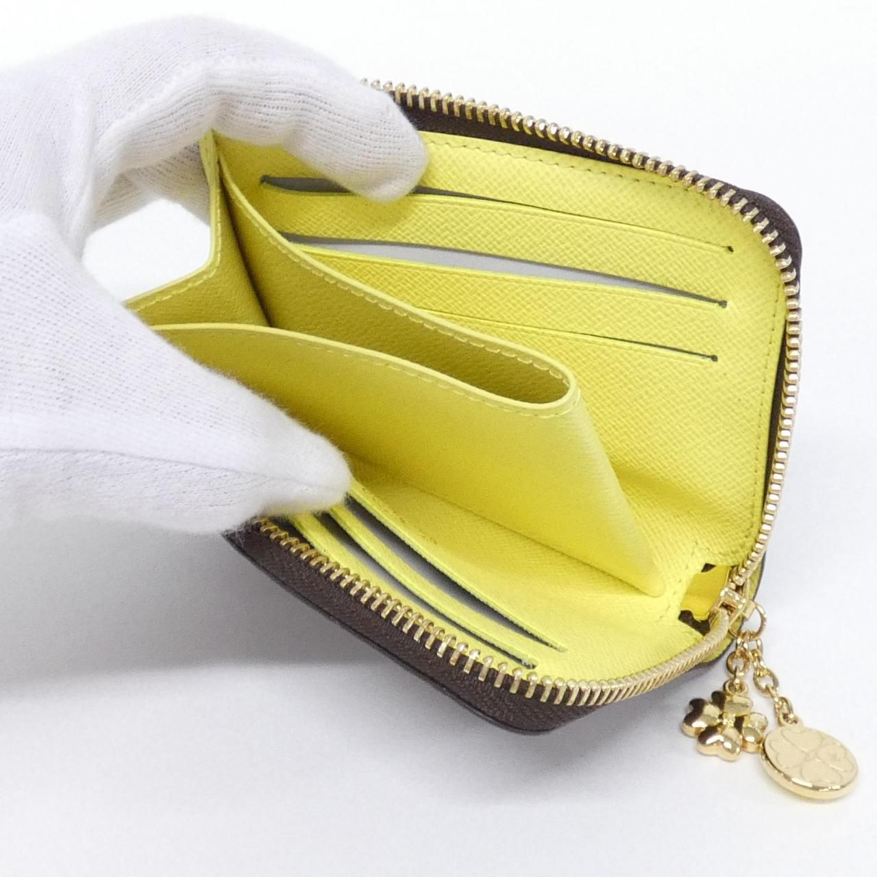 Louis Vuitton Monogram Portefeuille Noah Compact Wallet — view 4