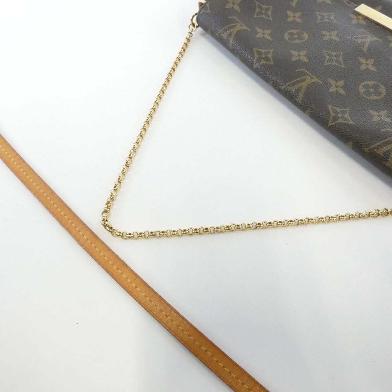 Louis Vuitton Monogram Favorite MM Shoulder — view 6