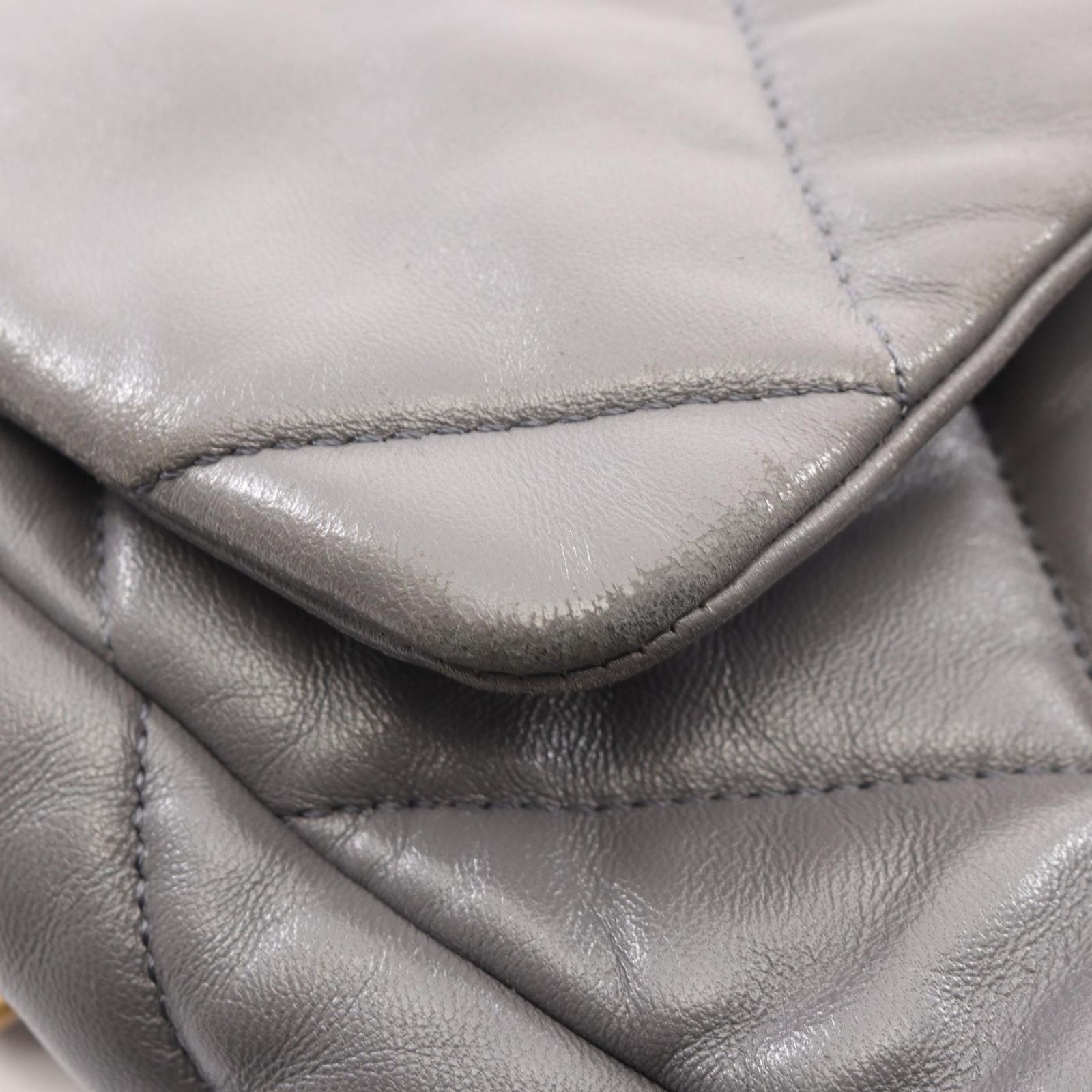 Chanel Shoulder Bag 19 Dizeneuf Quilted 2-Way Gray Leather 19 Chain — view 6