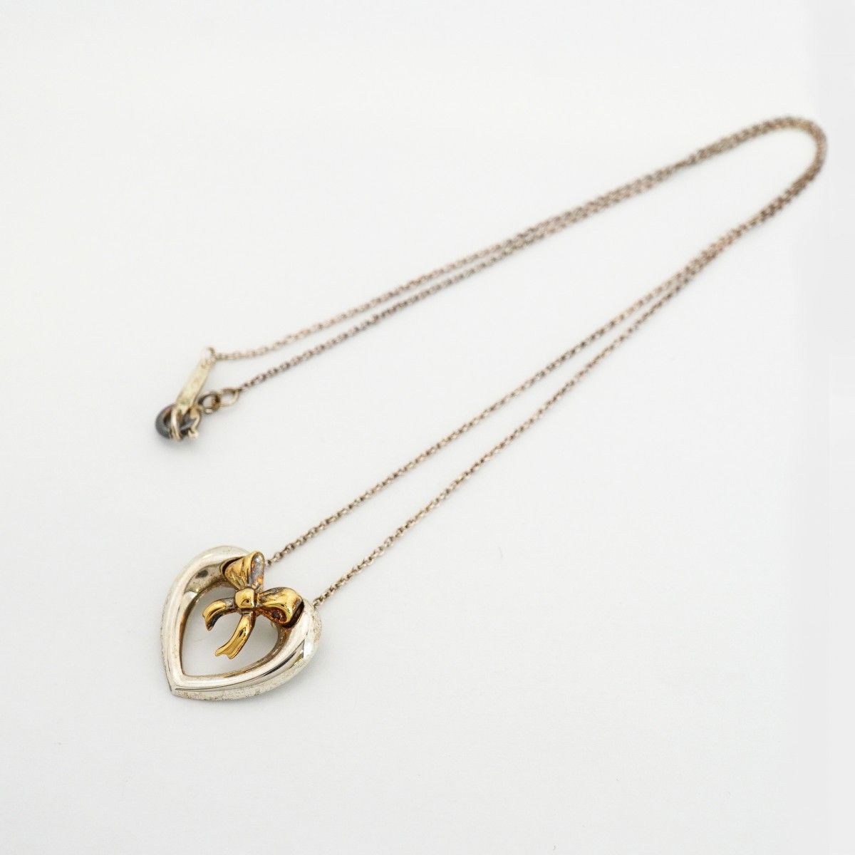 Tiffany & Co Necklace Heart Ribbon 18k Yellow Gold Silver — view 3