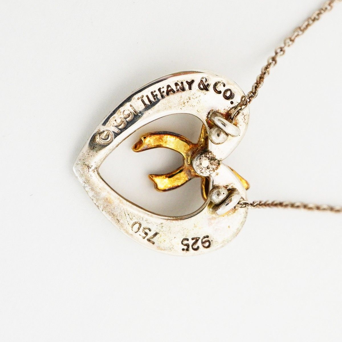 Tiffany & Co Necklace Heart Ribbon 18k Yellow Gold Silver — view 6