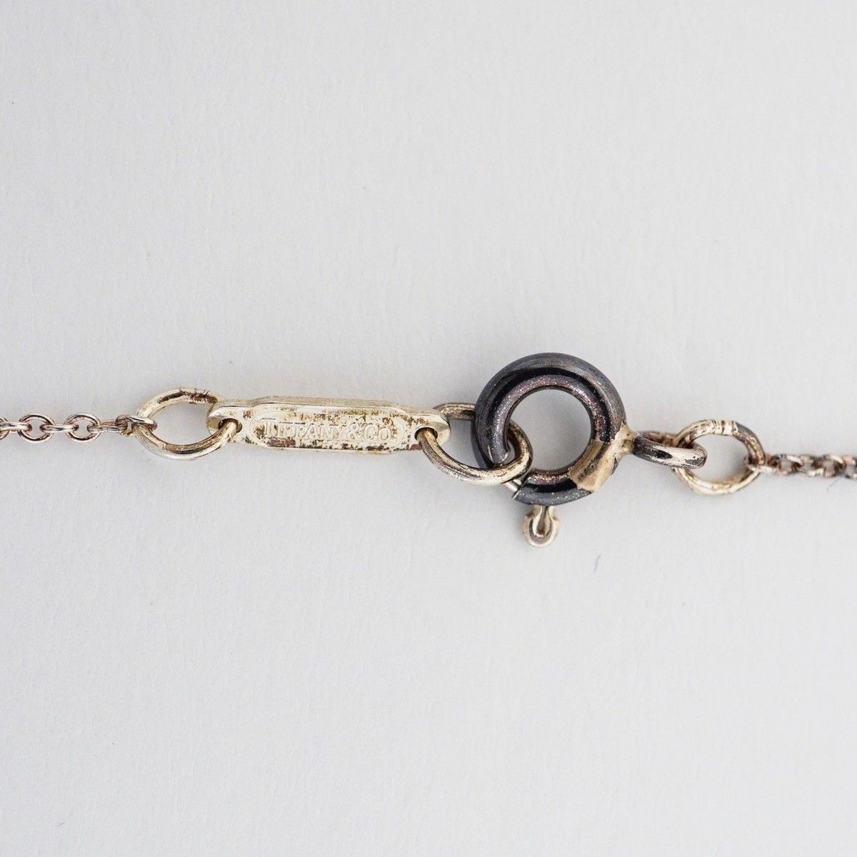 Tiffany & Co Necklace Heart Ribbon 18k Yellow Gold Silver — view 4