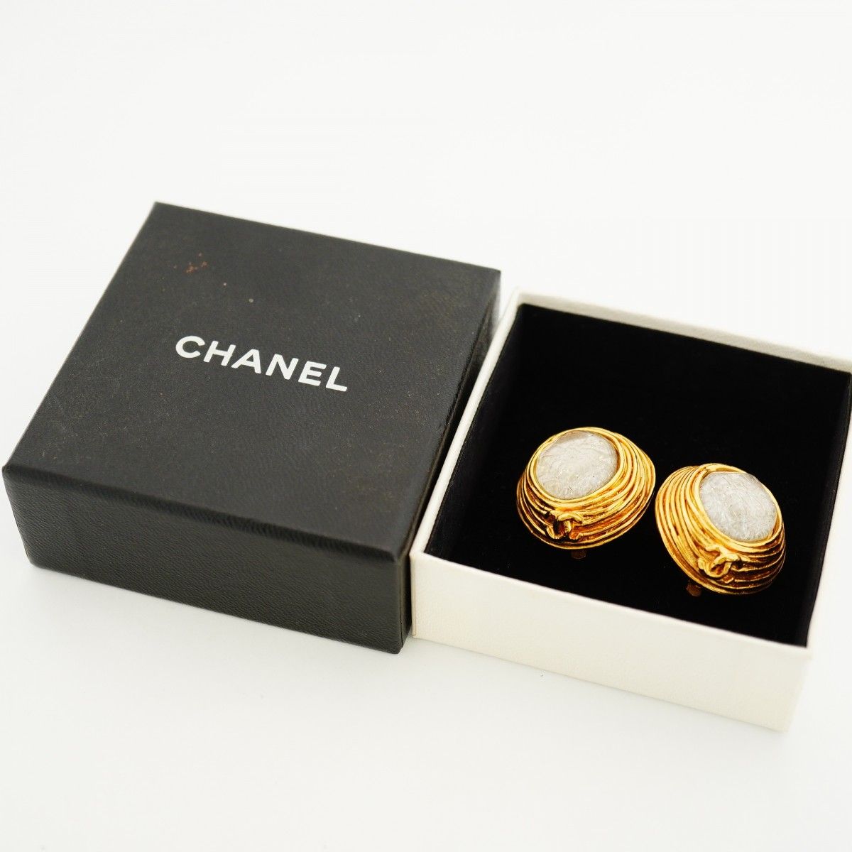 Chanel Earrings Vintage CC Logo Round — view 6