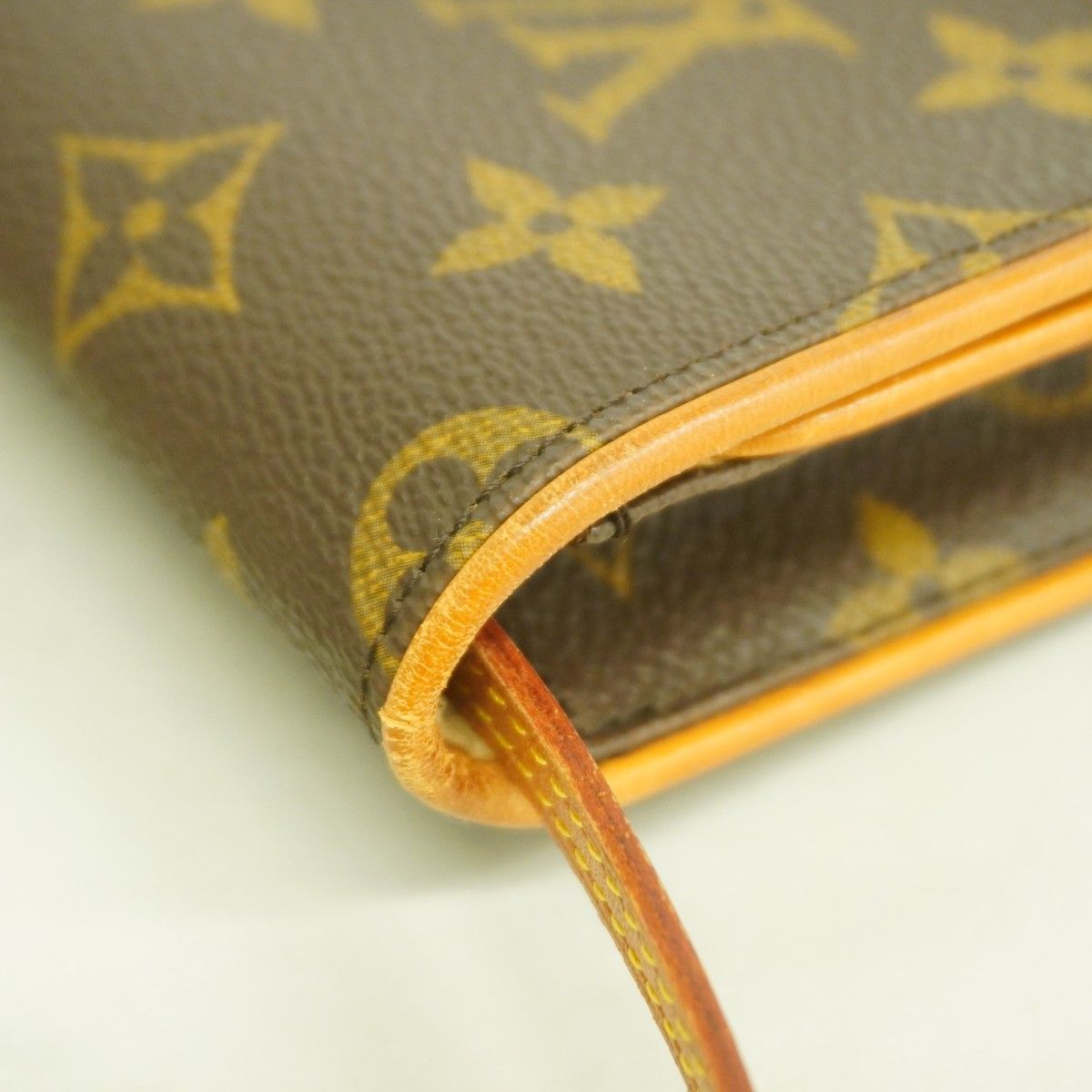 Louis Vuitton Shoulder Bag Monogram Pochette Twin GM Brown — view 7