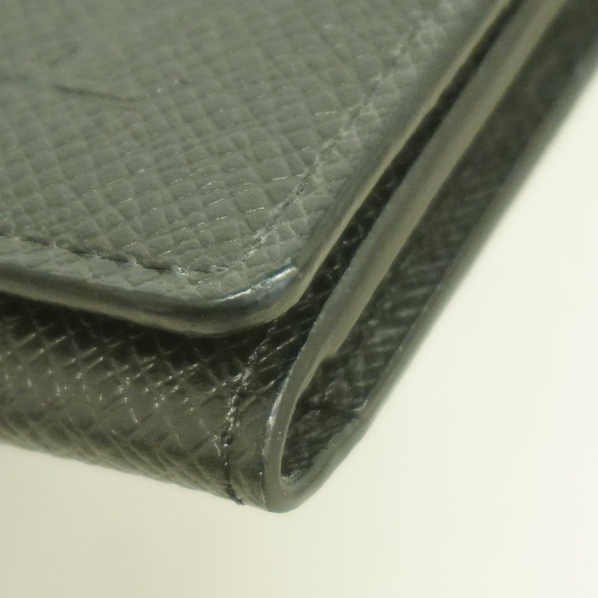 Louis Vuitton Business Card Holder Taiga Envelope NM Noir — view 6