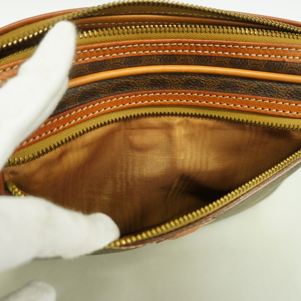 Celine Clutch Macadam Brown Gold — view 9