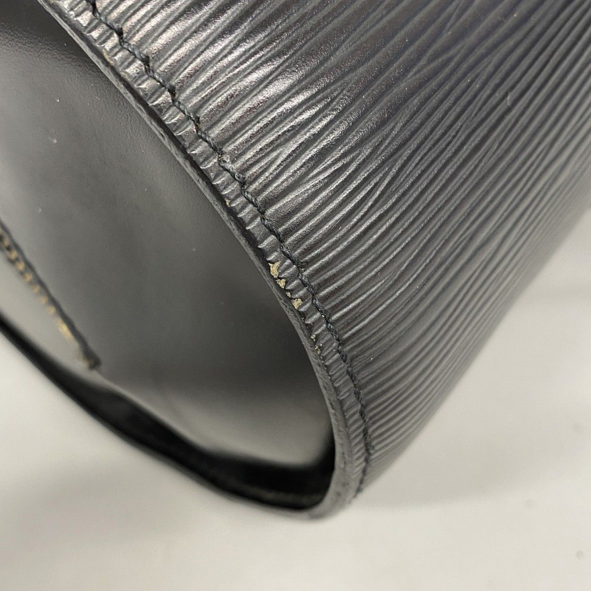 Louis Vuitton Handbag Epi Soufflot Noir — view 6