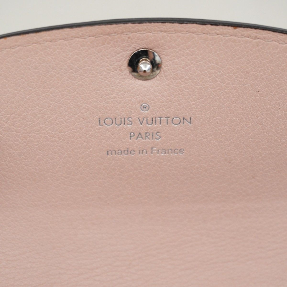 Louis Vuitton Coin Case Mahina Porte-Monnaie Magnolia — view 5