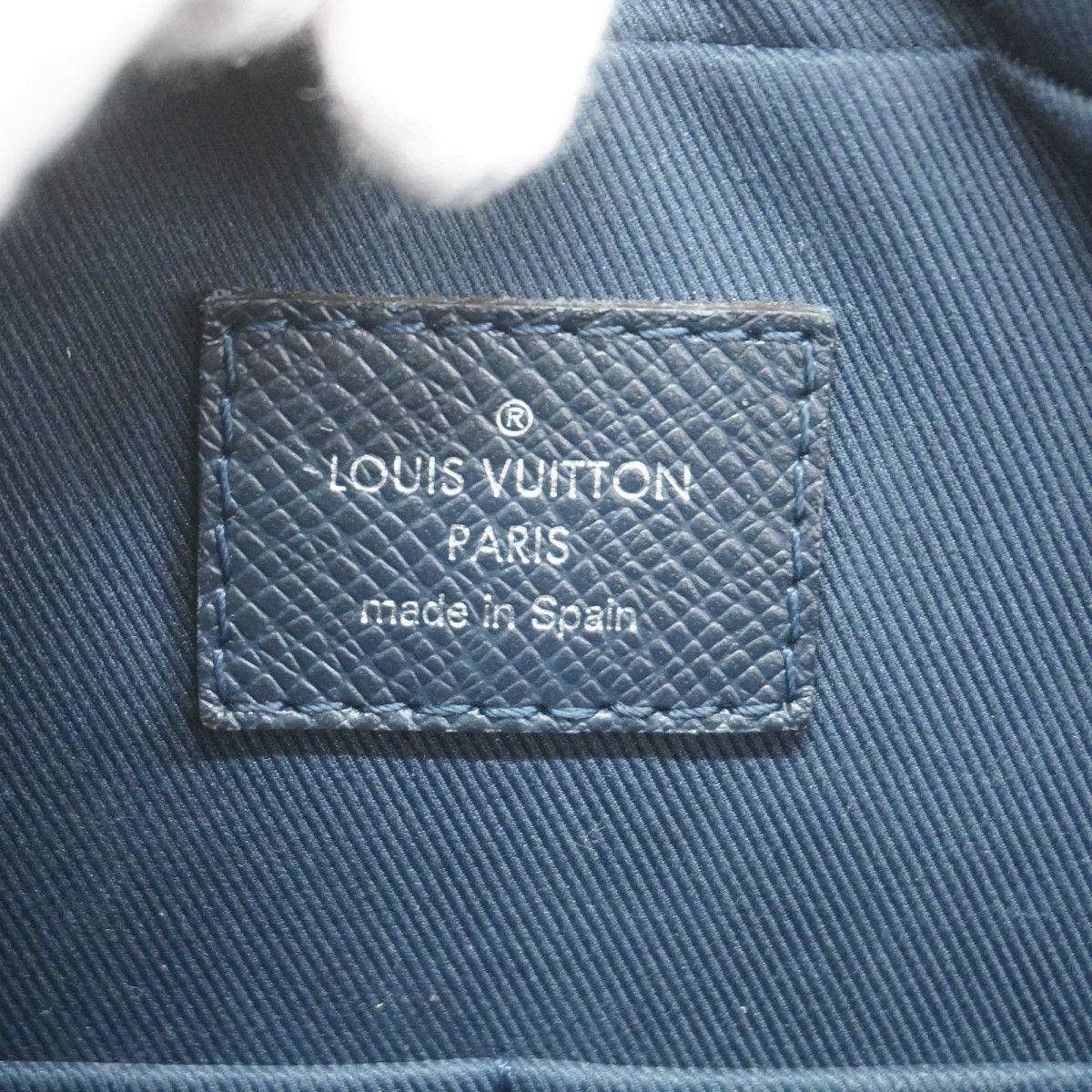 Louis Vuitton Shoulder Bag Taiga Anton Messenger PM Blue Marine — view 5