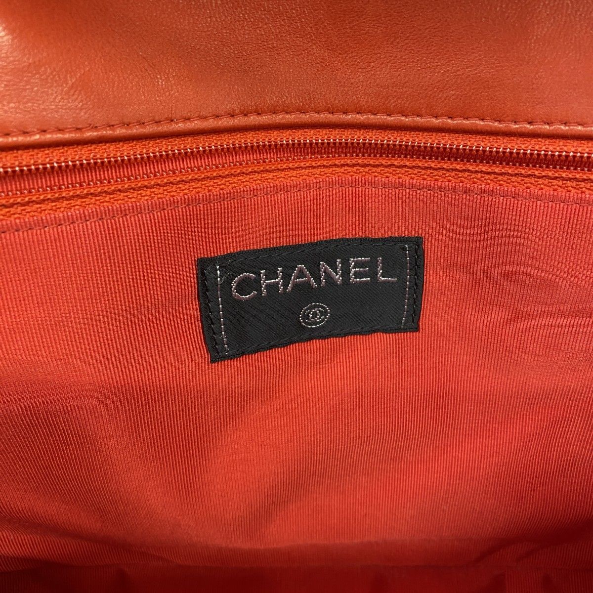 Chanel Shoulder Bag 2.55 Choco Bar Patent Leather Red Silver — view 5