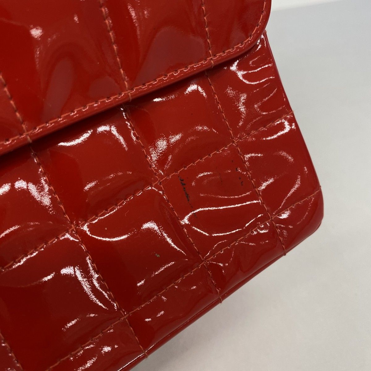 Chanel Shoulder Bag 2.55 Choco Bar Patent Leather Red Silver — view 7