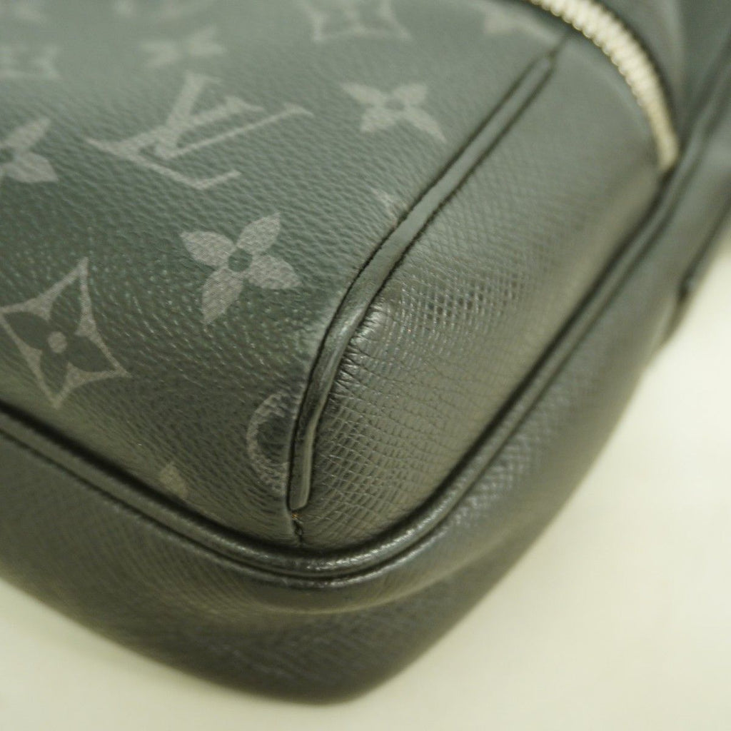 Louis Vuitton Shoulder Bag Taigarama Outdoor Messenger PM Black — view 8