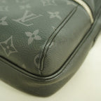 Louis Vuitton Shoulder Bag Taigarama Outdoor Messenger PM Black — view 8
