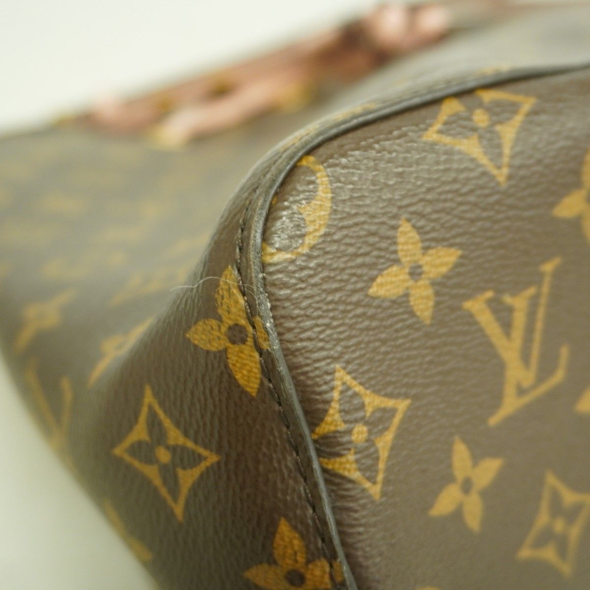 Louis Vuitton Shoulder Bag Monogram Neo Noe Rose Poudre — view 9