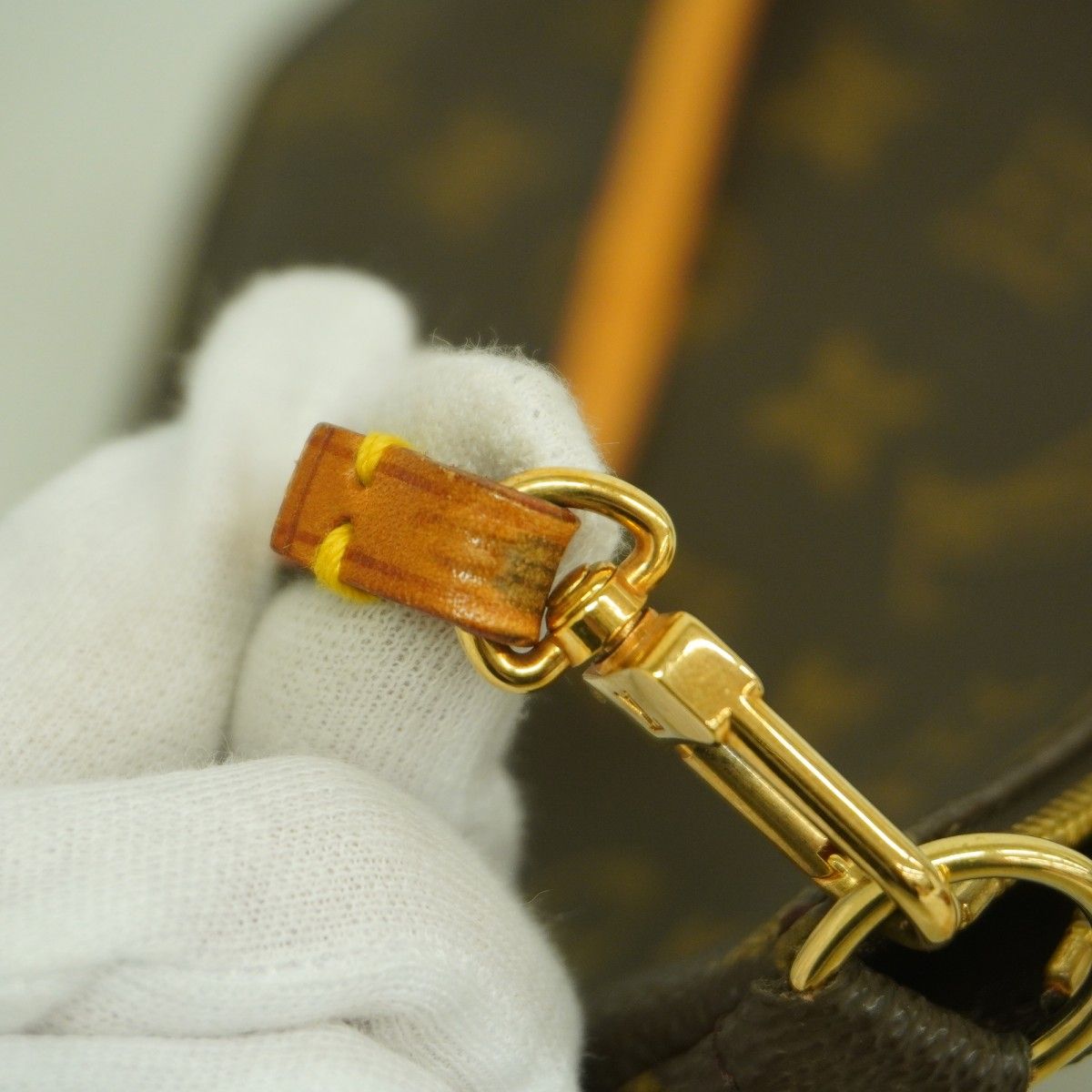 Louis Vuitton Pouch Monogram Pochette Brown 2-Way — view 8