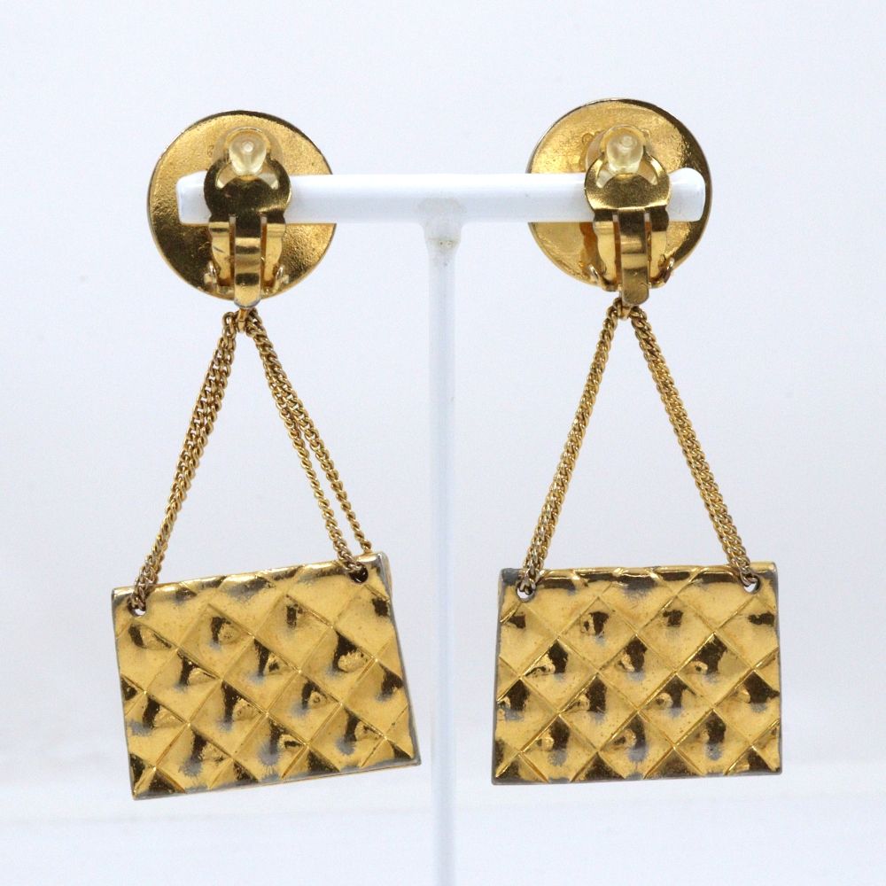 Chanel Bag Motif Quilted CC Logo Vintage Gold Plated 23 Earrings — view 3