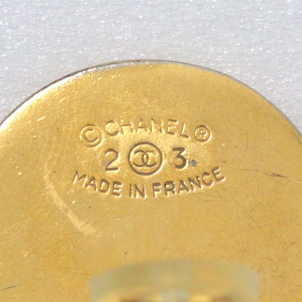 Chanel Bag Motif Quilted CC Logo Vintage Gold Plated 23 Earrings — view 8
