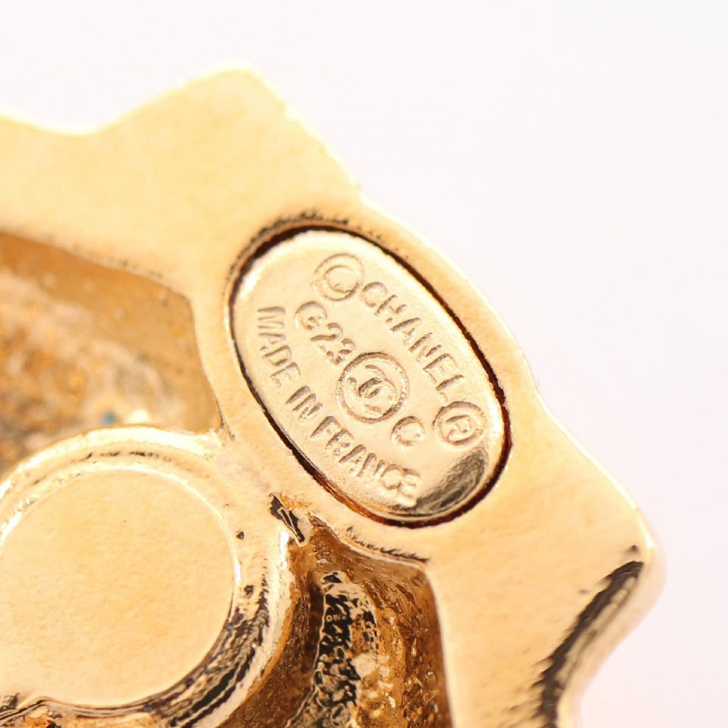 Chanel Earrings CC Logo Shell Motif — view 3