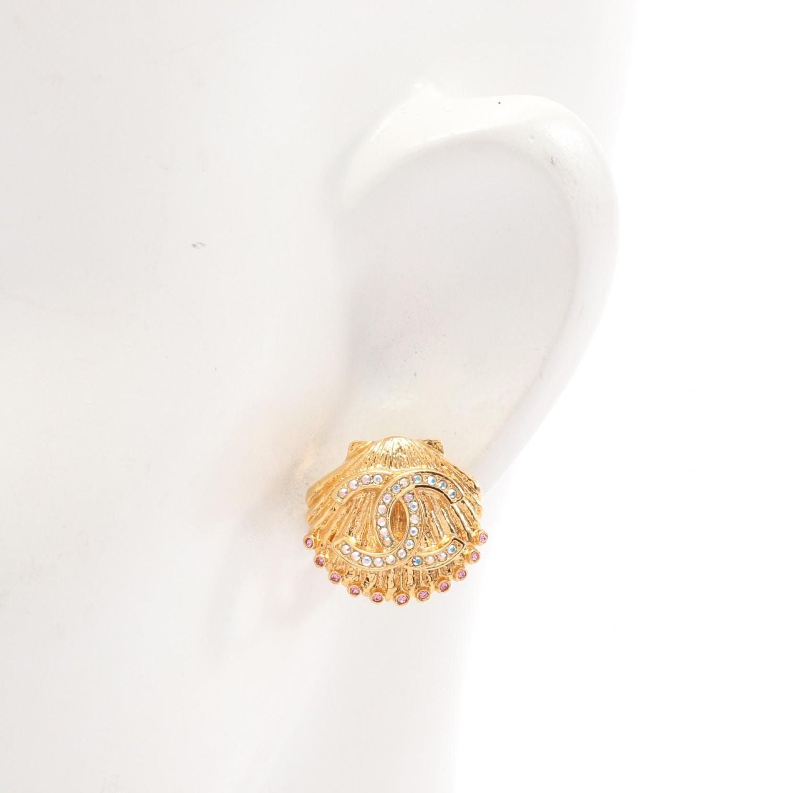 Chanel Earrings CC Logo Shell Motif — view 4