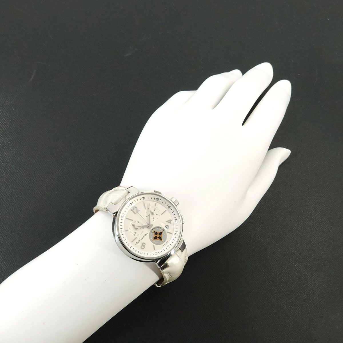 Louis Vuitton Tambour Moon Star MM Blanc Chronograph Date Quartz Watch — view 3