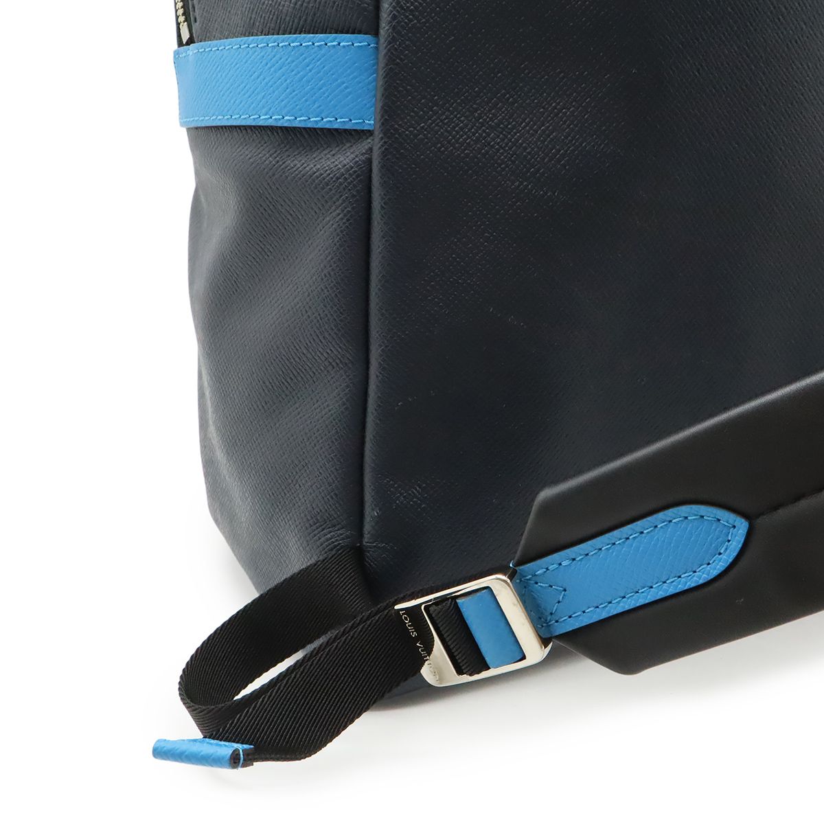 Louis Vuitton Taiga Discovery Backpack PM Blue Marine Navy — view 5