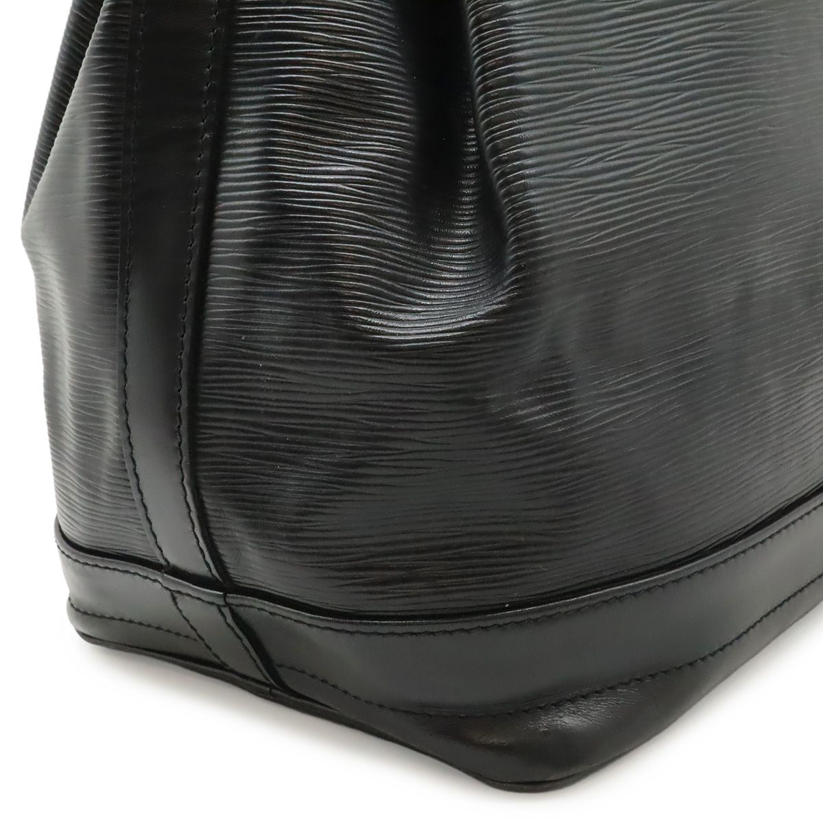 Louis Vuitton Epi Noe Shoulder Bag Drawstring Noir Black Gold — view 9