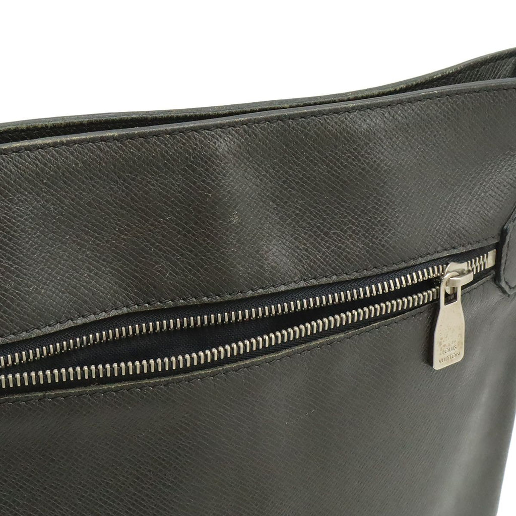 Louis Vuitton Taiga Sasha Shoulder Bag Crossbody Leather Ardoise Black — view 8