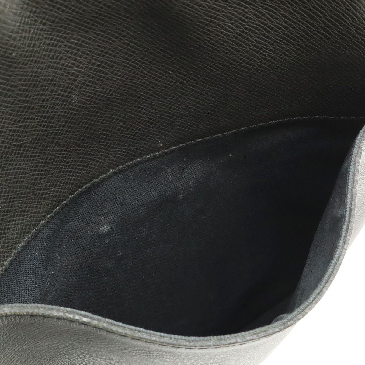 Louis Vuitton Taiga Sasha Shoulder Bag Crossbody Leather Ardoise Black — view 9