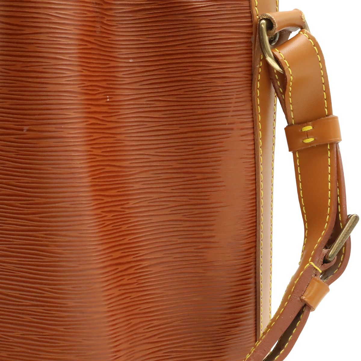 Louis Vuitton Epi Noe Drawstring Shoulder Bag Bicolor Leather Kenya Brown — view 6