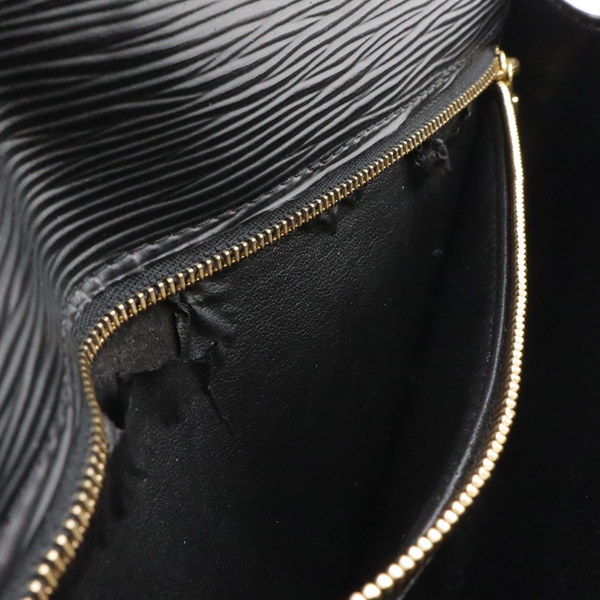 Louis Vuitton Epi Pochette Series Dragonne Second Bag Noir Black Gold — view 8