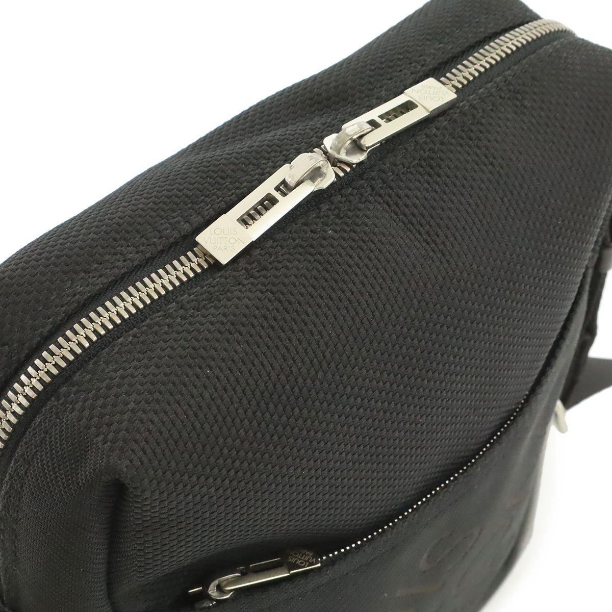 Louis Vuitton Damier Geant Shoulder Bag Crossbody Canvas Noir Black — view 6