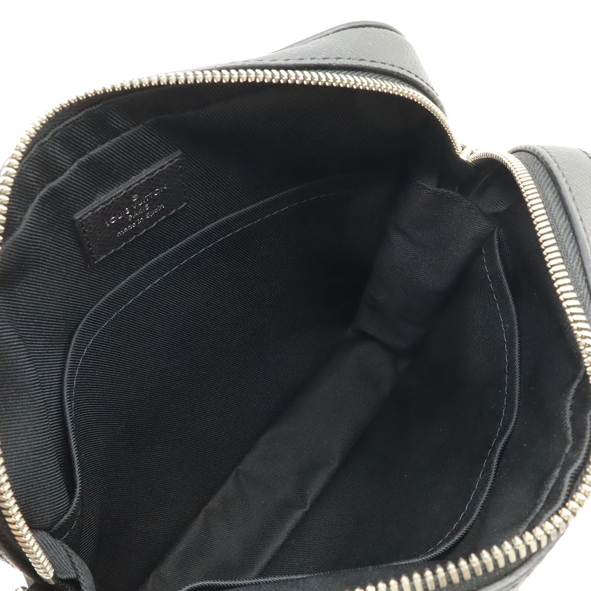 Louis Vuitton Taiga Anton Pochette Shoulder Bag Crossbody Leather Ardoise Black — view 6